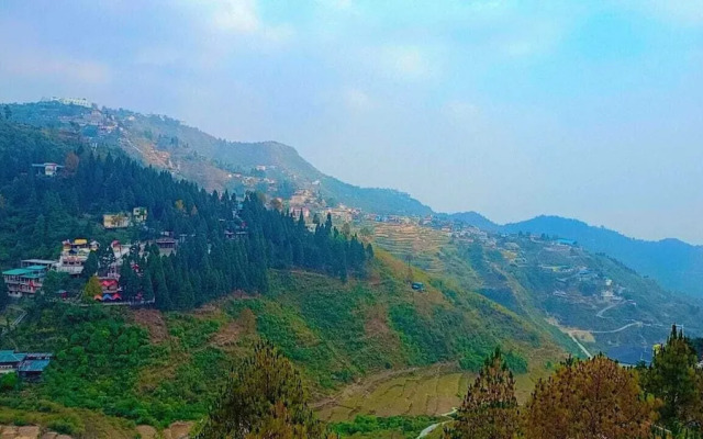 Hotel The Pine Villa Mussoorie