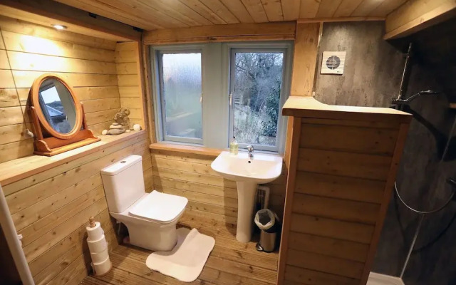 Hapus Yurt - Two Beautiful Yurts and Barn Cottage