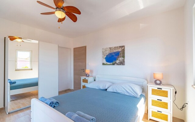 Stunning Home in Nova With Wifi and 3 Bedrooms