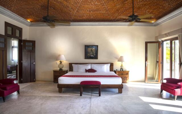 Hacienda Del Mar 7-15BR Villa Full Staff By RMH