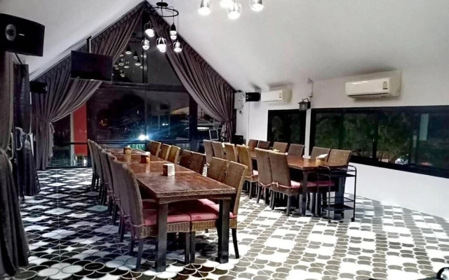 Grand Pruksa Siri Apartment