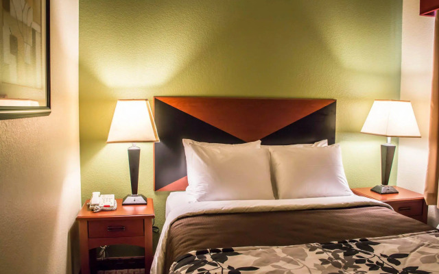 Sleep Inn & Suites at Six Flags