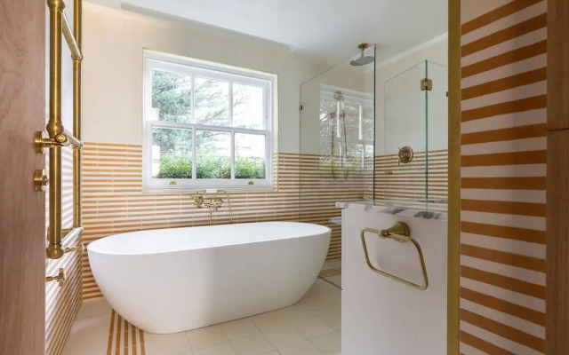 St Luke's Mews III by Onefinestay
