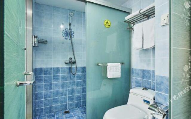 Luola Fengqing Holiday Hotel (Hangzhou Xiasha Xueyuan Street)