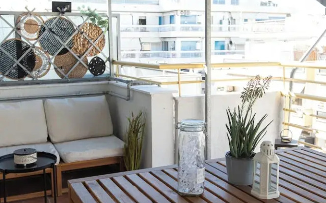 New Cozy Apt with Balcony close to Metro