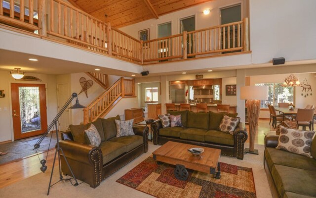 Kantor's Hideout by Tahoe Mountain Properties