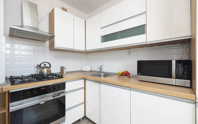 Charming Studio for 2 by Renters