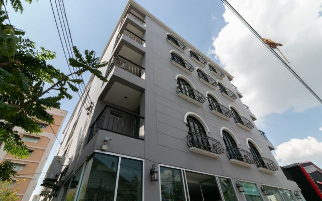 Resortel Lat Phrao 91 By Zuzu