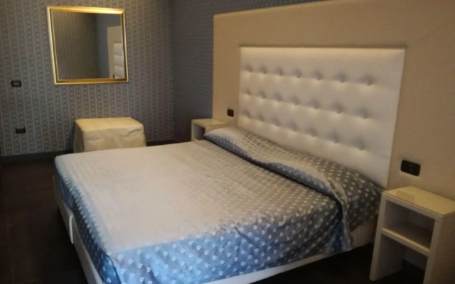Smart Station Hotel