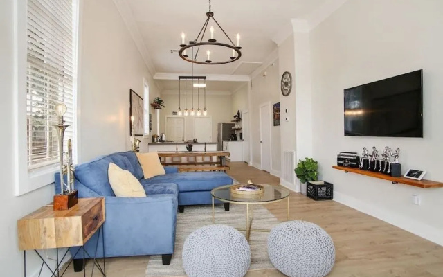 Revived Nola Home Near Everything!