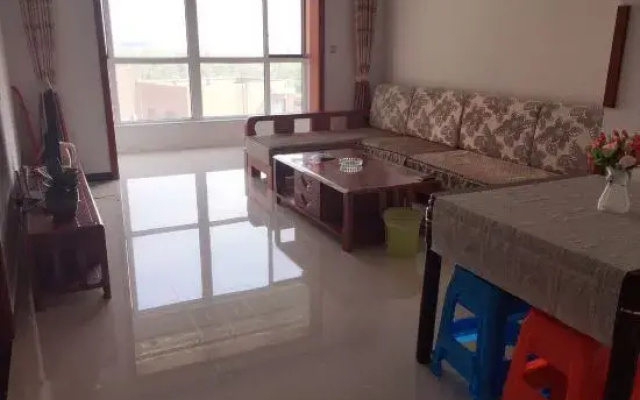 Liangzi Seaview Family Apartment (Laoting Tangshanwan Shop)
