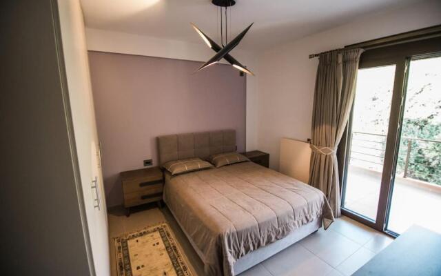 Villa Alexandros - Four Seasons