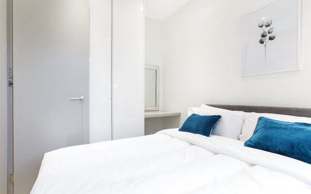 Kensington Holiday Stay