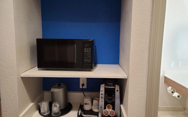 Holiday Inn Express & Suites Galveston West-Seawall