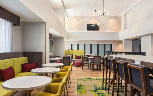 Hampton Inn & Suites Oroville