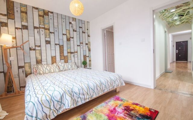 Warm Island Xujiahui 4 bedroom