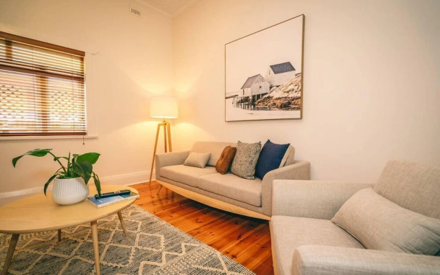 Treasure on Bagot-Free Wifi/Netflix-Close to CBD