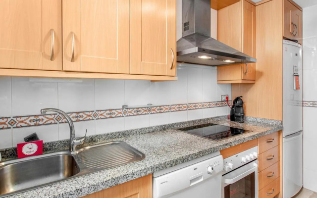 2091- Apt close from all amenities
