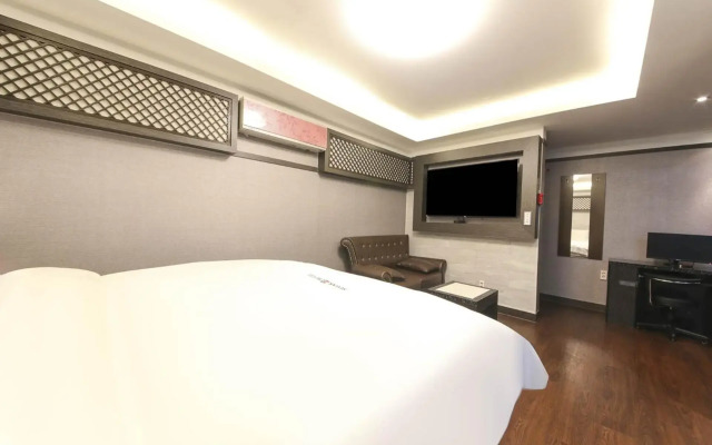 Sugar Hotel