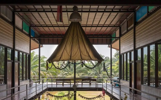 Steelloft  Home Stay