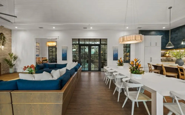 Salty Oak in Siesta Key