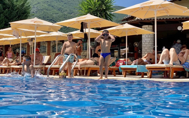 PalmaNova Resort
