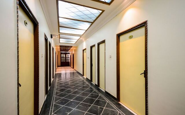 Capital O 7200 Hotel YKS