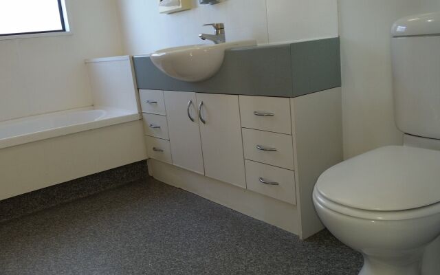 AAA Northlands Motel