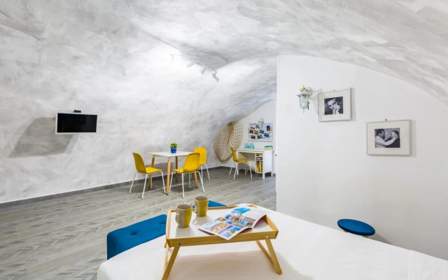 Riviera di Chiaia Studio Apartment