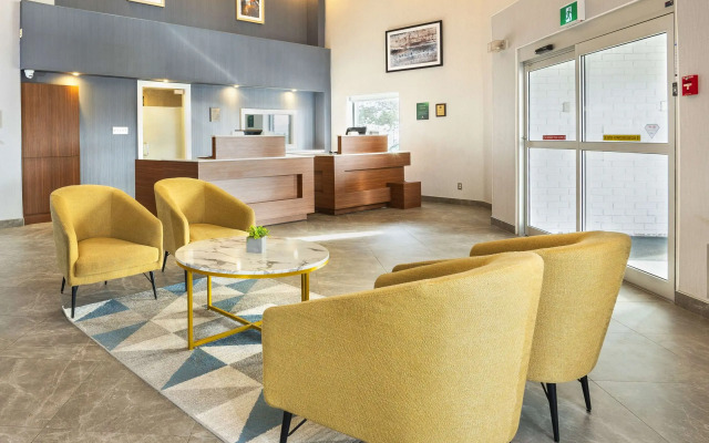 Quality Suites Whitby