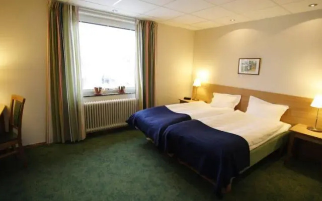 Hotell & Camping Storlungen