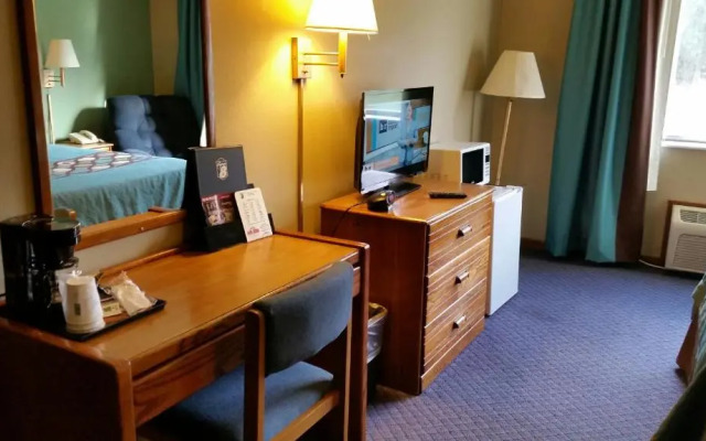 Super 8 by Wyndham Macomb