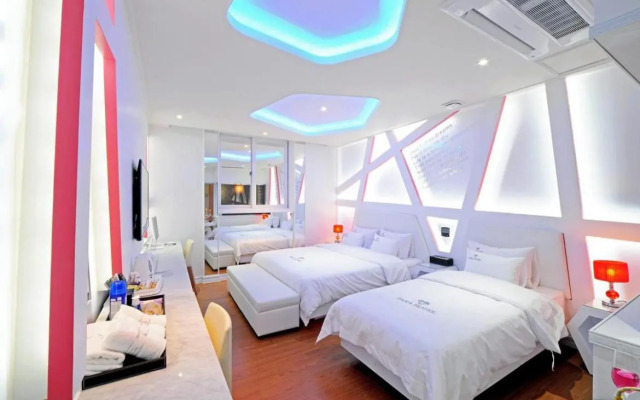 Zara Hotel Peace Square
