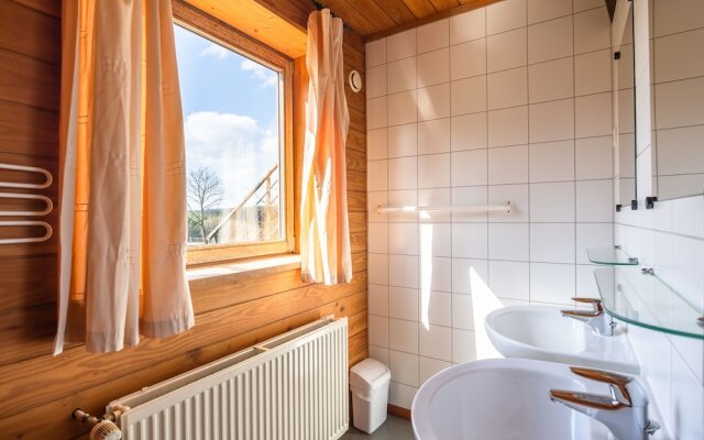 Spacious Chalet in Waimes With Garden