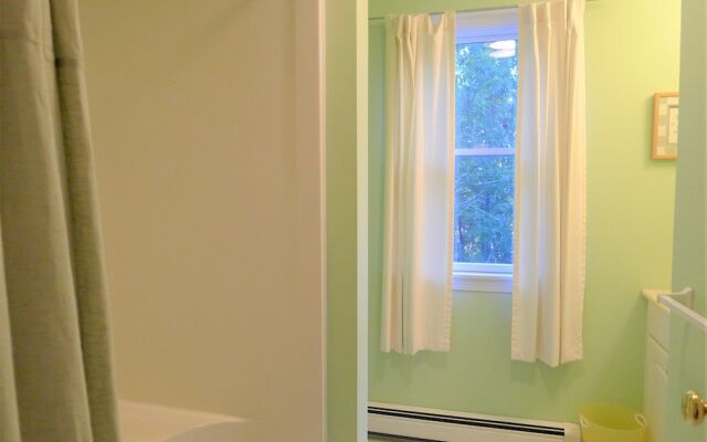 300 Gross Hill - 3 Bedroom House