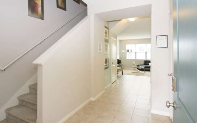 Vacation Townhome Next to Parks Cb3163