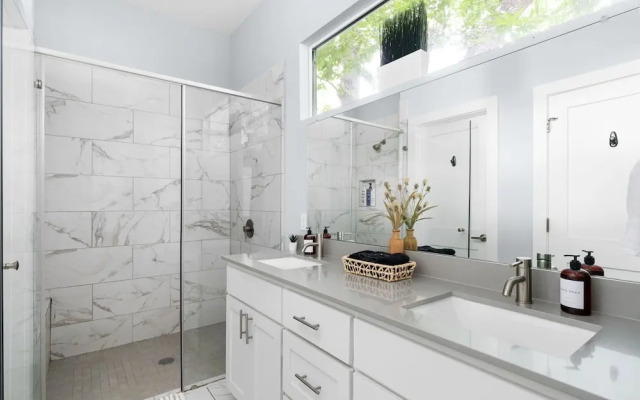 Stunning Centrally Located FUN 3BR Home