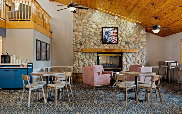 AmericInn by Wyndham Bismarck