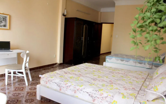 The Aura Bed  Breakfast