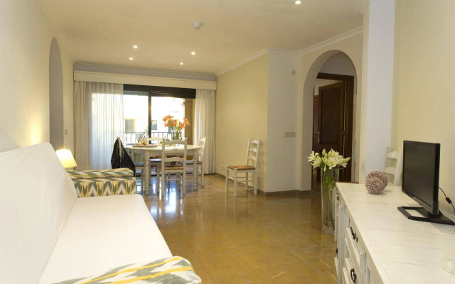 Aparthotel Galeón Suites