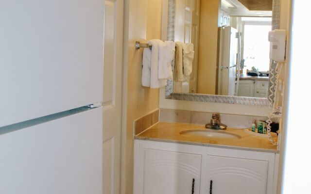 Outrigger Beach Club