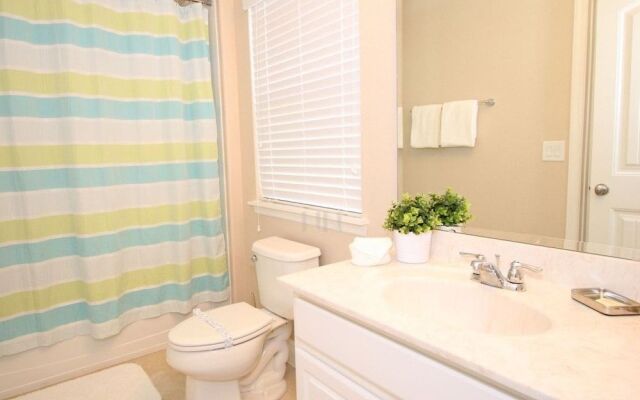 5 Bedrooms Vacation Homes by RedAwning