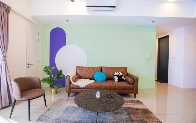 Georgetown High Floor Luxury 3BR Suite