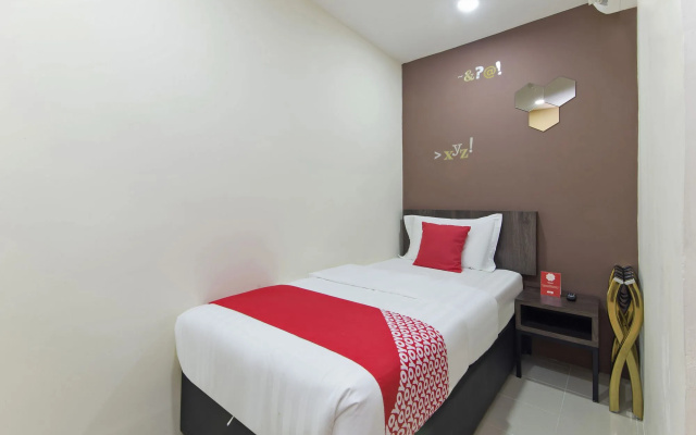 Super OYO 326 Tc Hotel