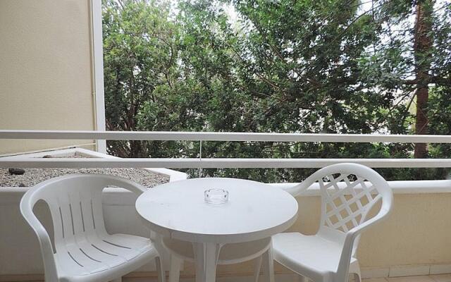 Green Apartment