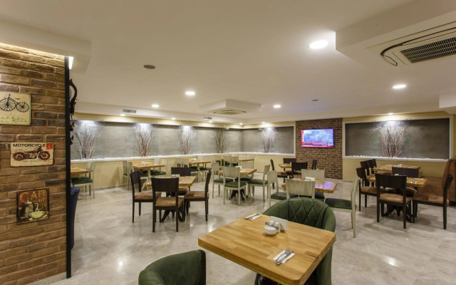 Hotel Antroyal
