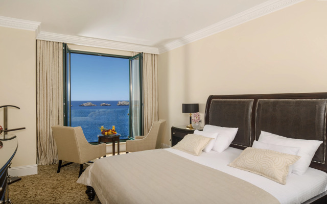 Royal Princess Hotel