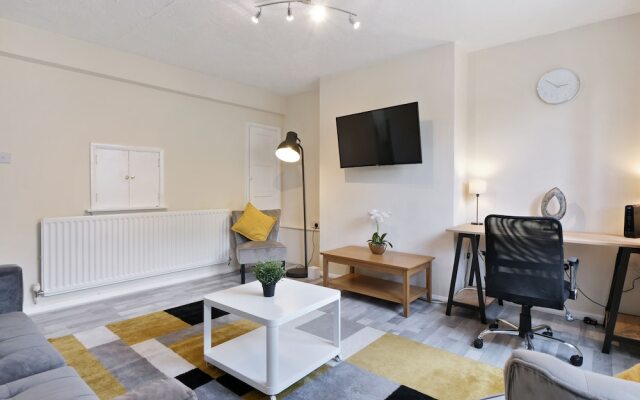 The Xavier Flat by Kasar Stays