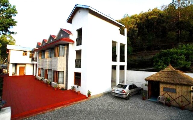Goroomgo Silver Queen Bhimtal