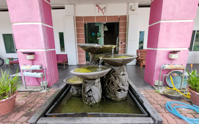 M Motel Meru